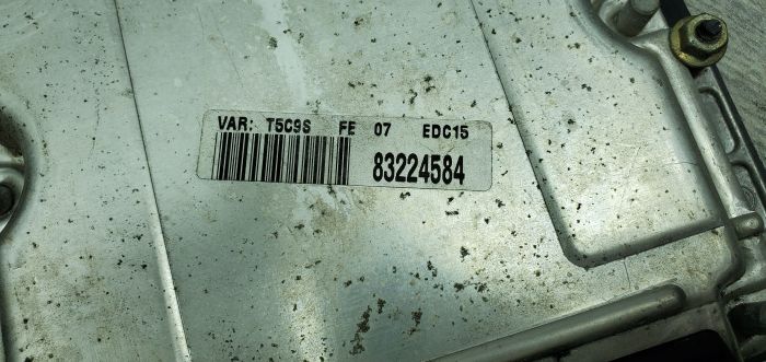 Блок керування двигуном 2.0 HDI Peugeot 307 0281011081, 9647472780 б/в