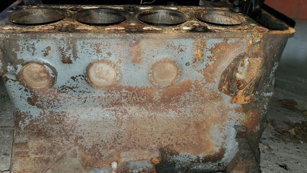 Комплект: блок циліндрів ВАЗ 2101–2107 з поршнями, розмір 79 мм (б/в, номінал)