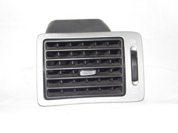 Правий дефлектор вентиляції для Peugeot 307 (9634498977) – Оригінал, Б/у