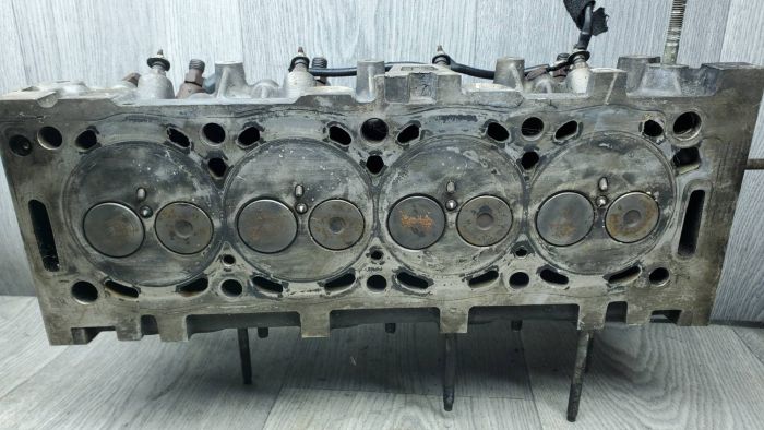 Головка блоку циліндрів (ГБЦ) Peugeot 307 2.0 HDI, оригінал 9633760210, б/в