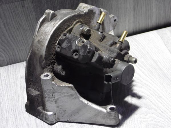 Паливний насос високого тиску ТНВД PEUGEOT 307 2.0 HDI в зборі з кронштейном оригінал б/в робочий перевірений купити недорого