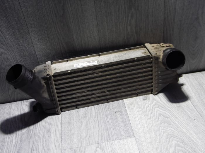 Радіатор інтеркулера Hella 8ML376723371 – Peugeot, Citroën (б/в)