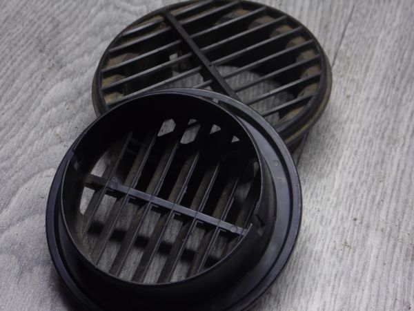 Дефлектор нагрівання лобового скла ВАЗ 2101, 2102, 2103, 2106 (б/в)