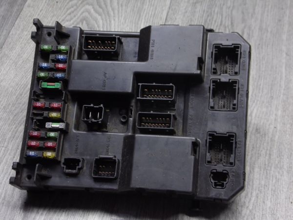 Блок запобіжників BSI для Peugeot 307 (9651197680) – Оригінал, Б/у