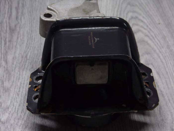 Подушка двигуна права PEUGEOT 307 2.0 HDI – б/в, оригінал