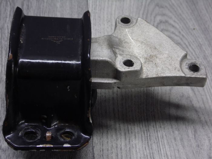 Подушка двигуна права PEUGEOT 307 2.0 HDI – б/в, оригінал