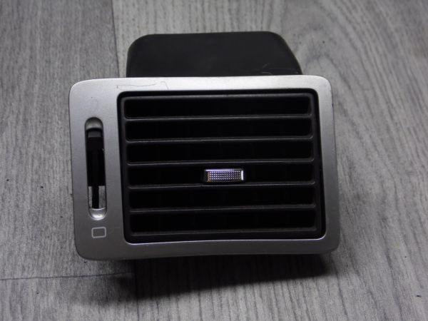 Дефлектор обдуву лівий для Peugeot 307 (9634499077) – Оригінал, Б/у