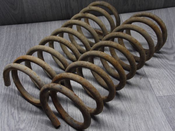 Пара задніх пружин ВАЗ 2101-2107 – б/у, оригінал