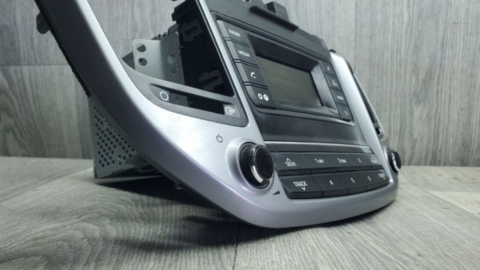 Магнітола Hyundai Tucson з рамкою (96170-D70104X) б/в | Купити магнітолу Туксон