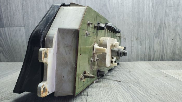 Щиток,панель приладів Москвіч 2141