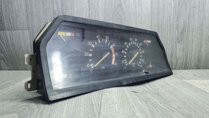 Щиток,панель приладів Москвіч 2141