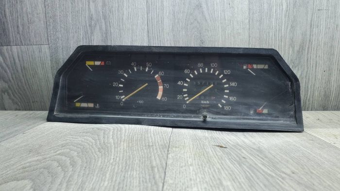 Щиток,панель приладів Москвіч 2141